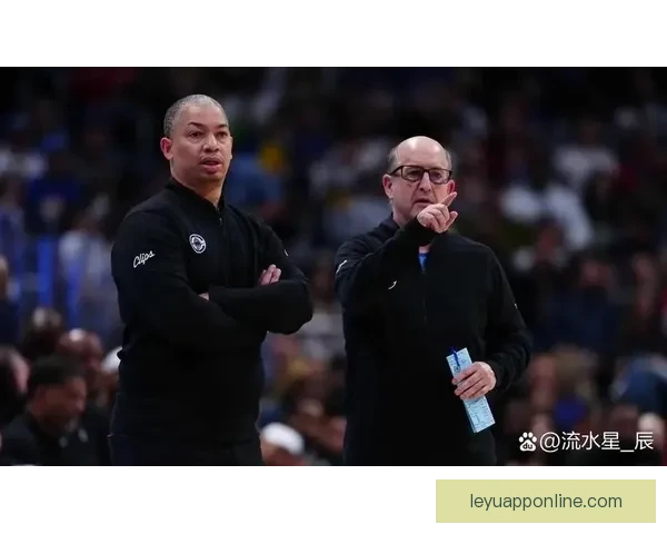 泰伦卢表示只要继续执教快船 就会保障邓恩合同